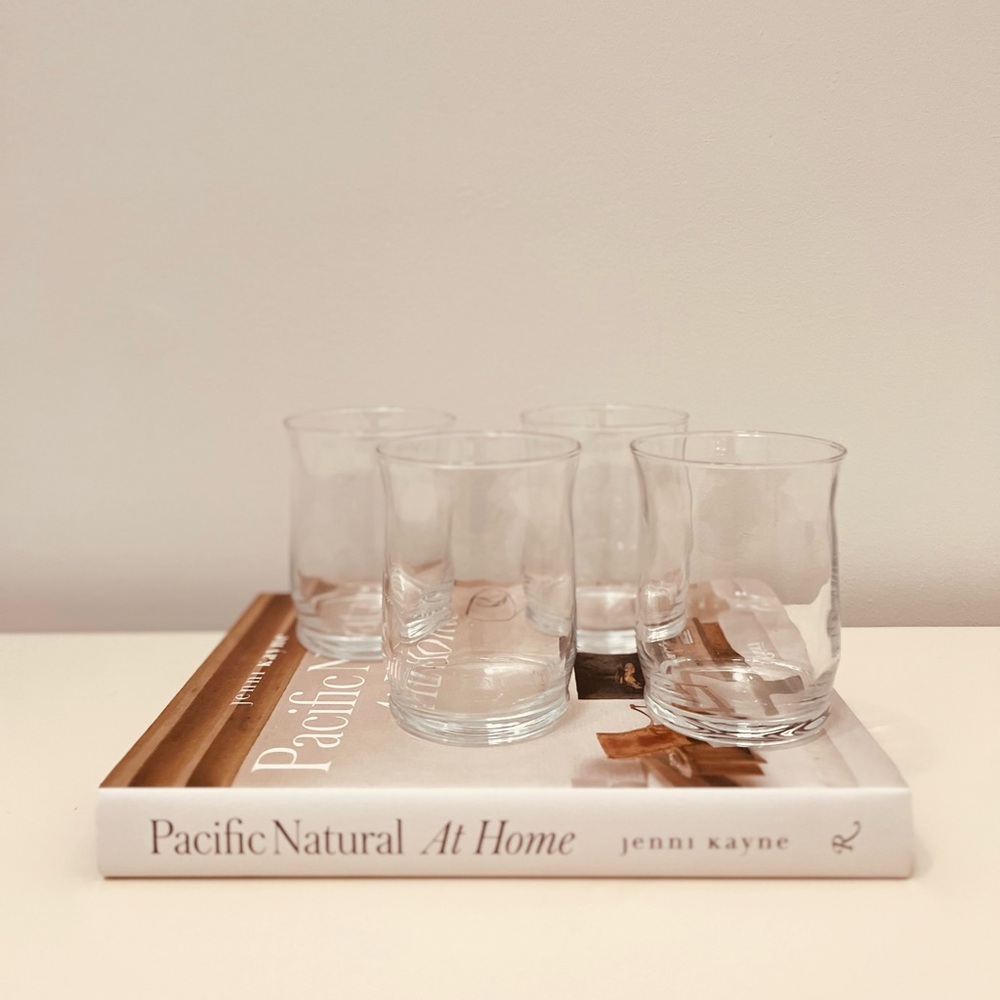 SET OF 4 GORGEOUS HAND BLOWN‎ COCKTAIL/DRINKING GLASSES - EUC SCOTCH WATER ETC - Picture 2 of 7